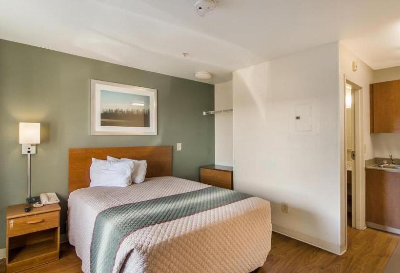 هتل Hometowne Studios By Red Roof Denver   Airport/aurora