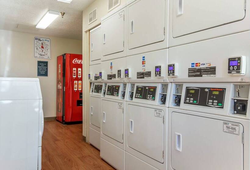 בית מלון כפרי Hometowne Studios By Red Roof Houston   Northwest