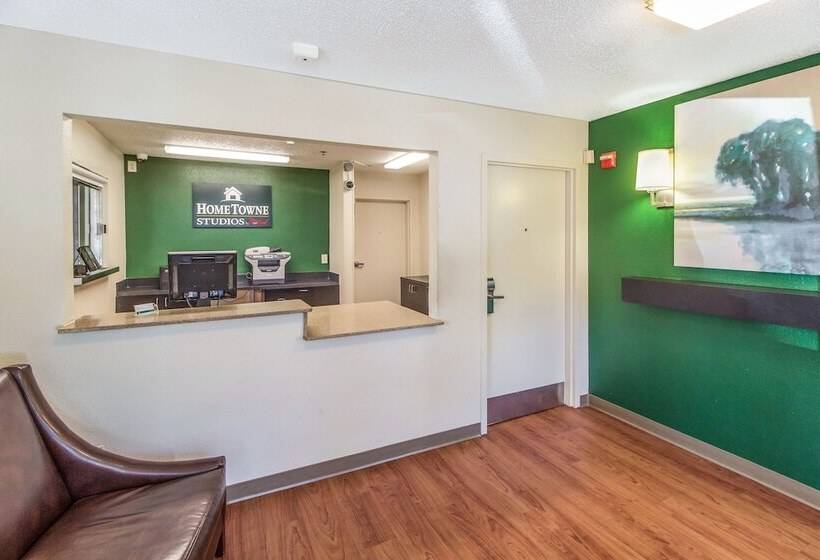 בית מלון כפרי Hometowne Studios By Red Roof Houston   Northwest