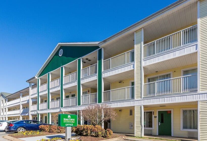 Отель Hometowne Studios Nashville Airport/ Briley Pkwy