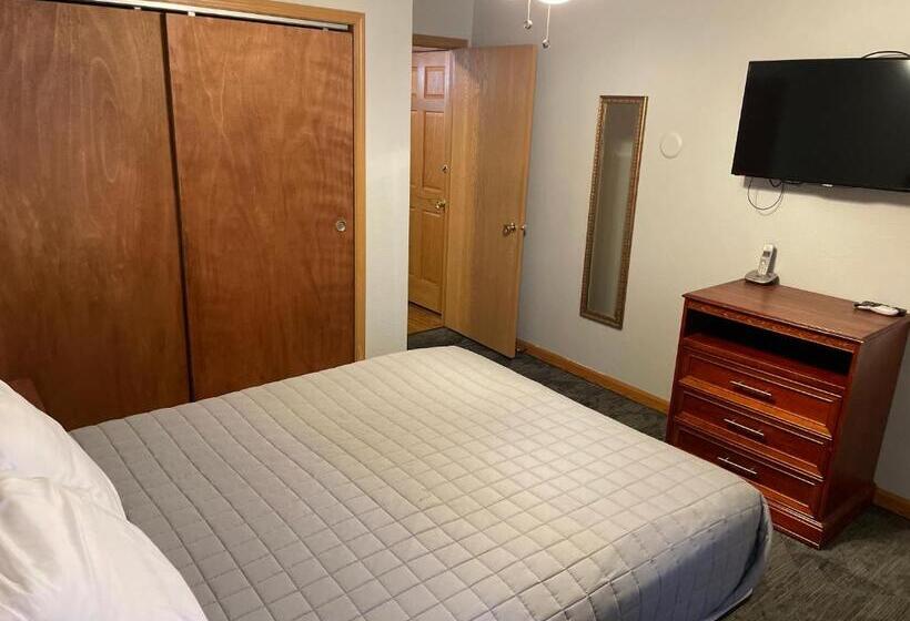 هتل Travelodge By Wyndham Lincoln South