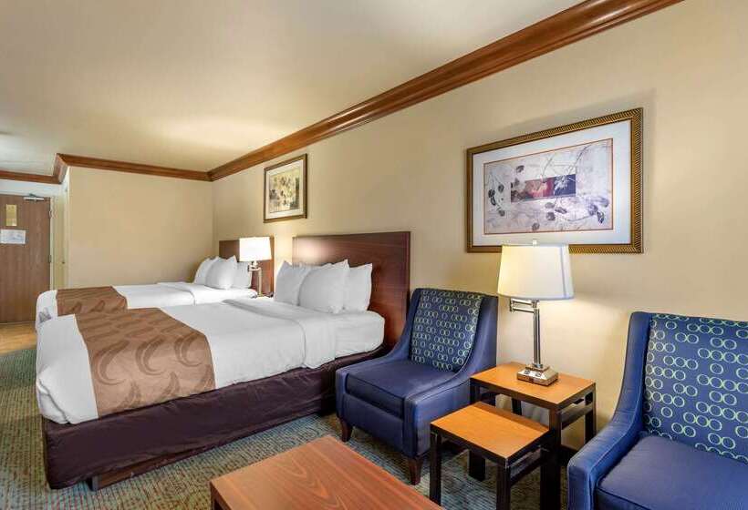 هتل Quality Inn & Suites Denver Airport  Gateway Park