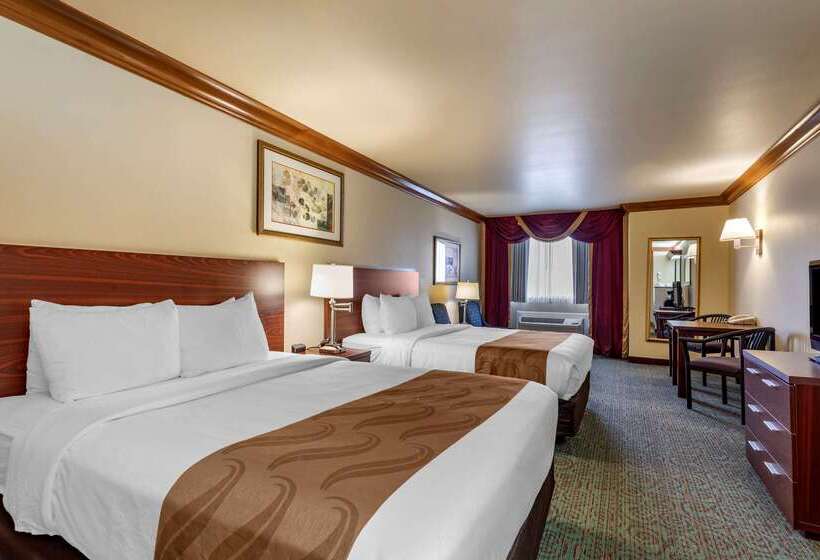 هتل Quality Inn & Suites Denver Airport  Gateway Park