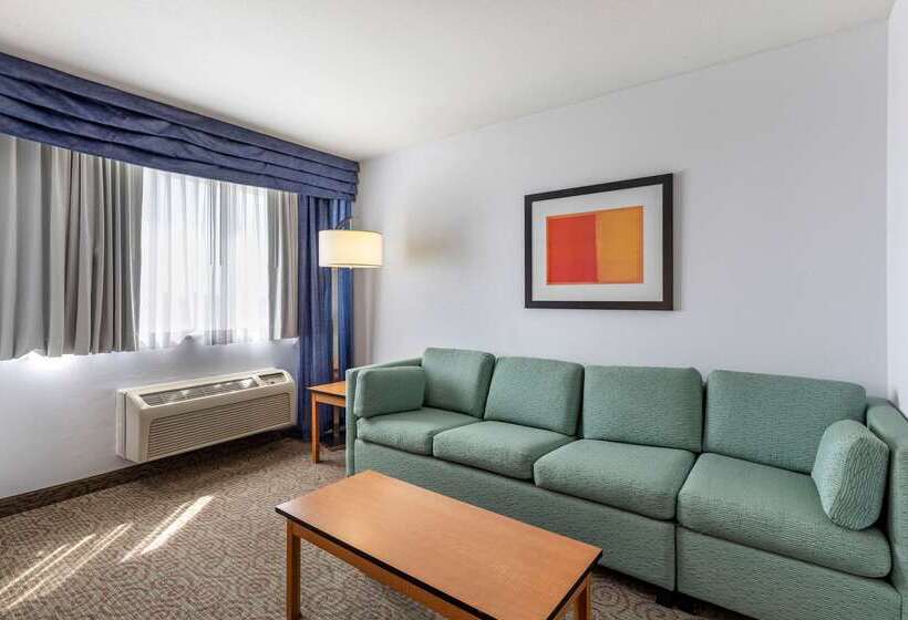 هتل Quality Inn & Suites Denver Airport  Gateway Park