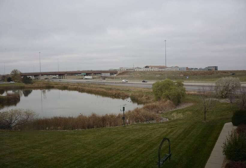 هتل Quality Inn & Suites Denver Airport   Gateway Park
