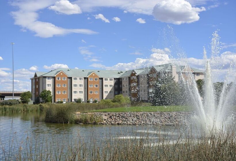 هتل Quality Inn & Suites Denver Airport  Gateway Park