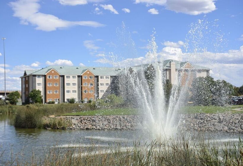 هتل Quality Inn & Suites Denver Airport   Gateway Park