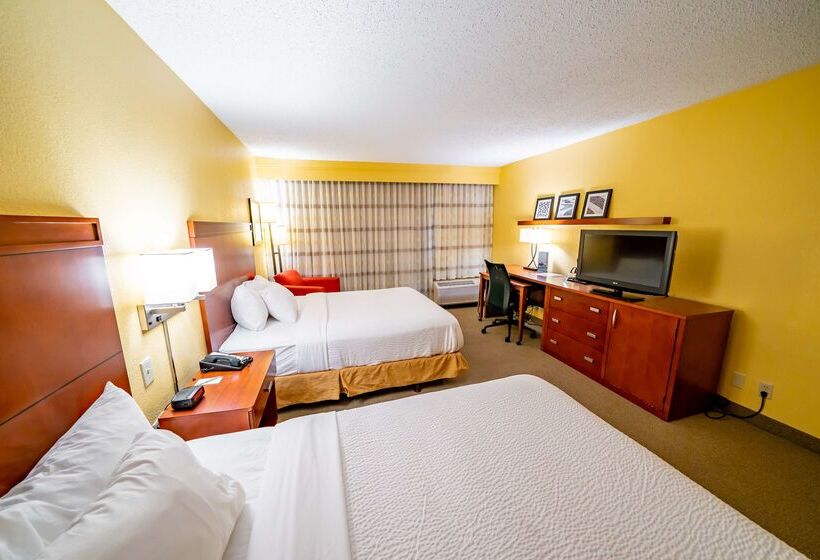 هتل Iowa Inn Bettendorf Quad Cities