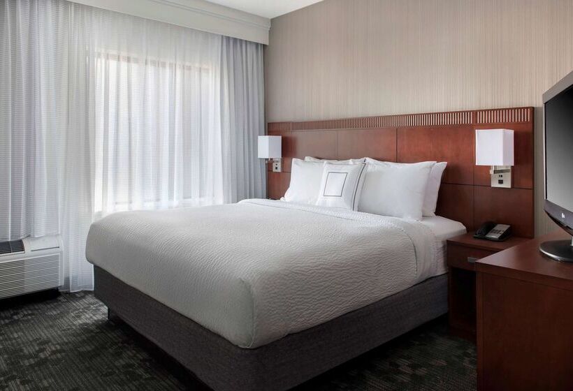 Отель Sonesta Select Boston Stoughton