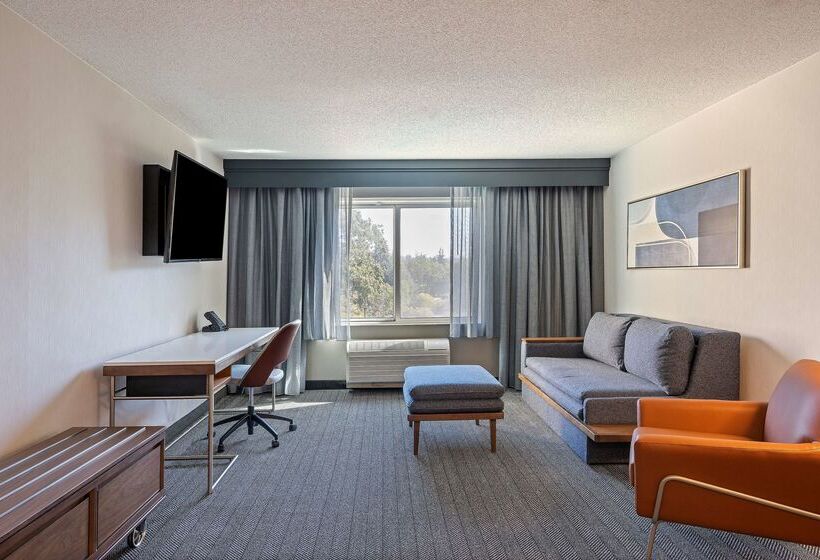 Отель Sonesta Select Pleasant Hill