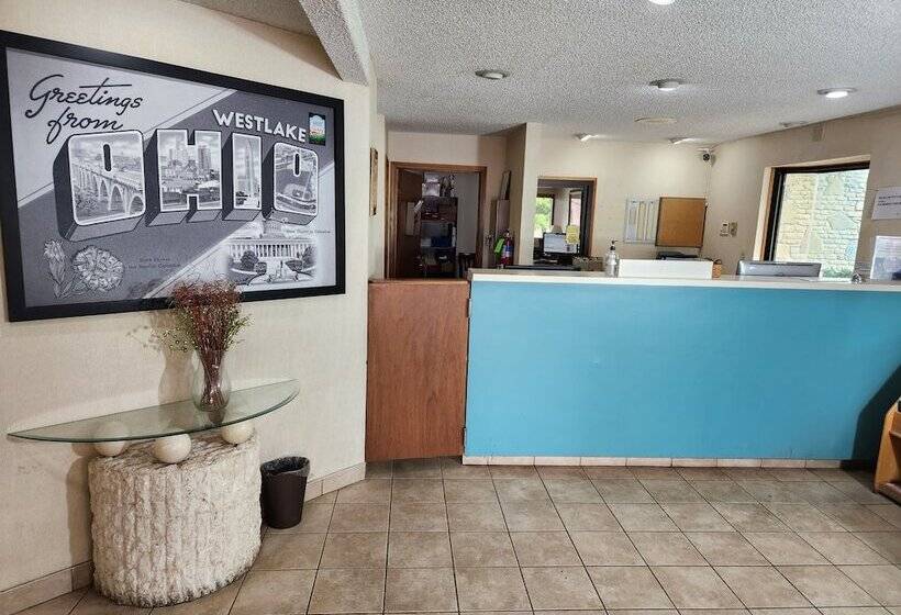 호텔 Westspring Inn   Westlake Cleveland