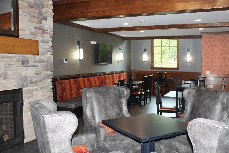 هتل The Craftsman Inn & Suites