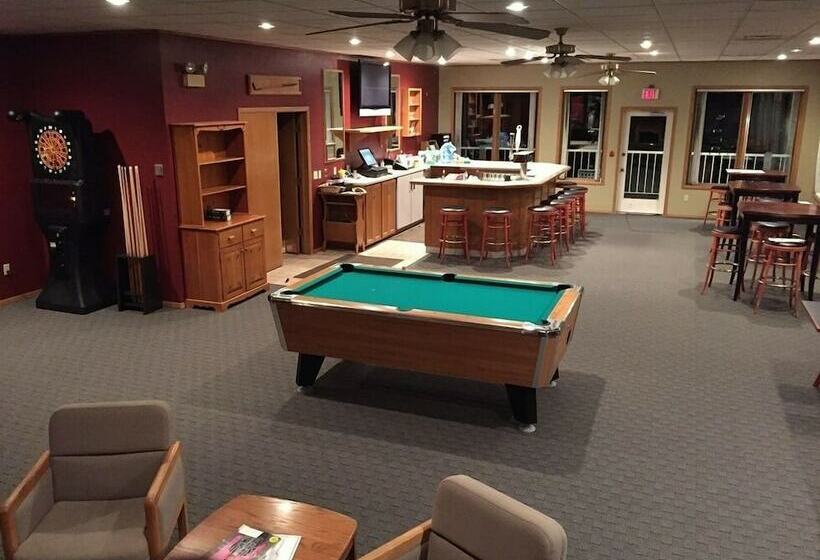 استراحتگاه Cherry Hills Golf & Lodge