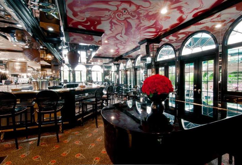 Отель The Chesterfield  Palm Beach