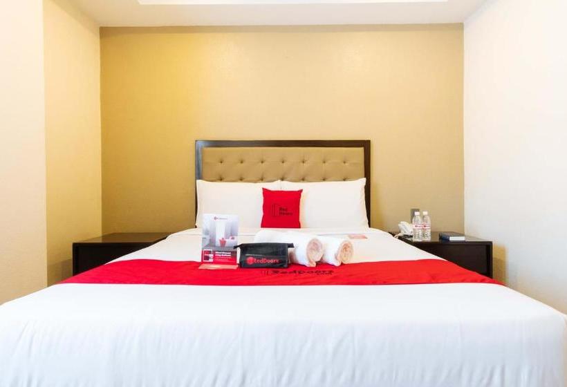 Отель Reddoorz Premium @ Rimando Road Baguio