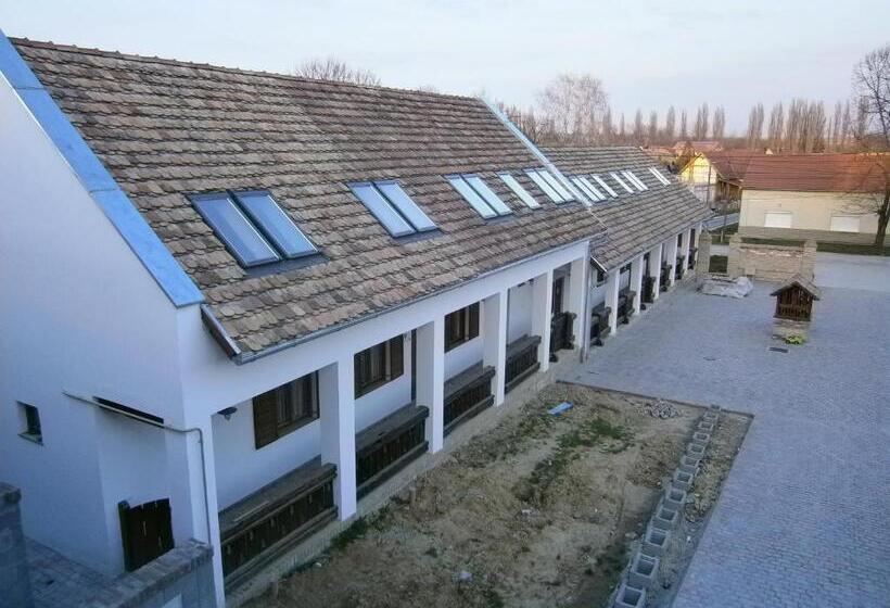Hehl Pince Panzió