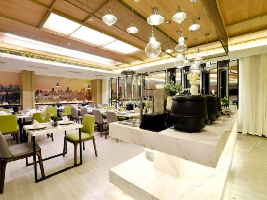 Atour Hotel Wuhan Changqing Road Branch
