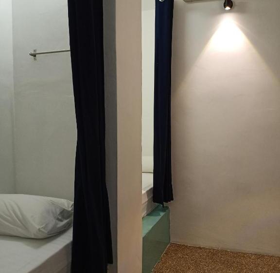 هتل Beds In Garden Hostel Sdn Bhd