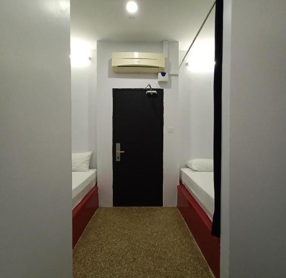 هتل Beds In Garden Hostel Sdn Bhd