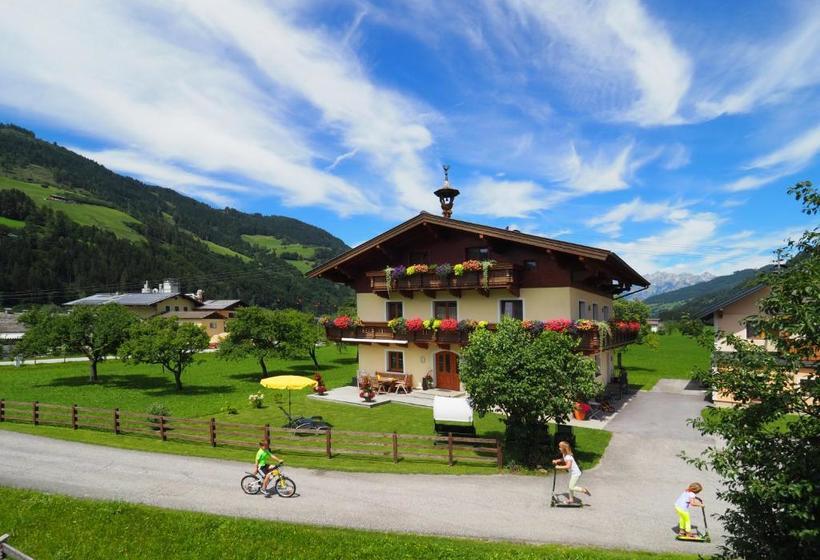 Hotel Biobauernhof Reiterhof Sankt Johann Im Pongau The Best Offers With Destinia