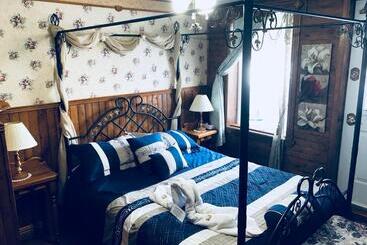 هتل Auberge La Cote D Or