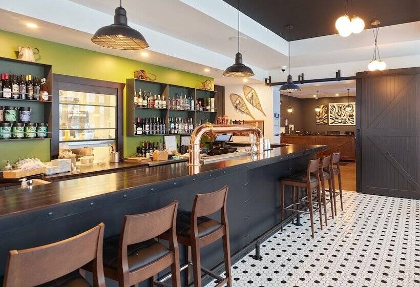 فندق Raven Inn Whitehorse