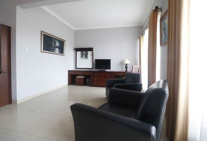 هتل Reddoorz Premium @ Bukit Damai Indah