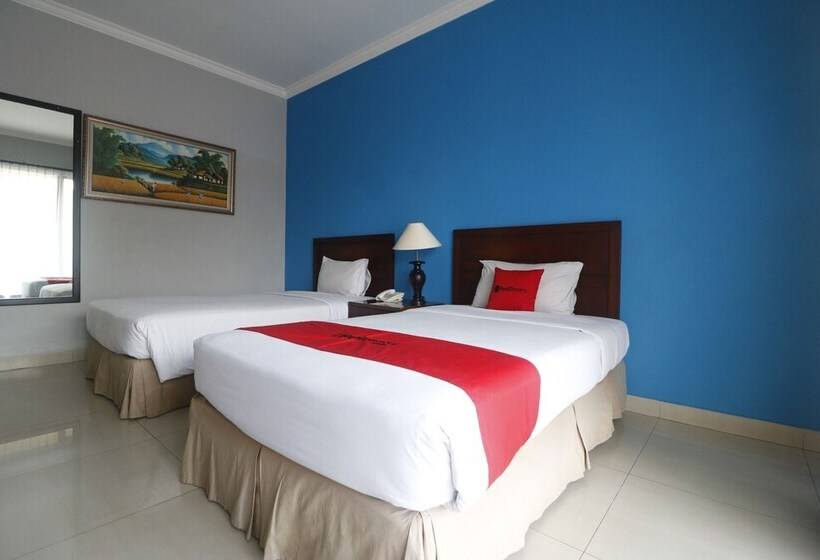 هتل Reddoorz Premium @ Bukit Damai Indah