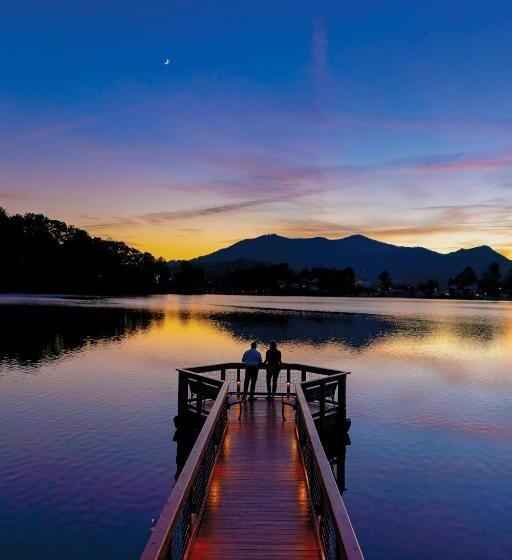 Курорт The Terrace Hotel At Lake Junaluska