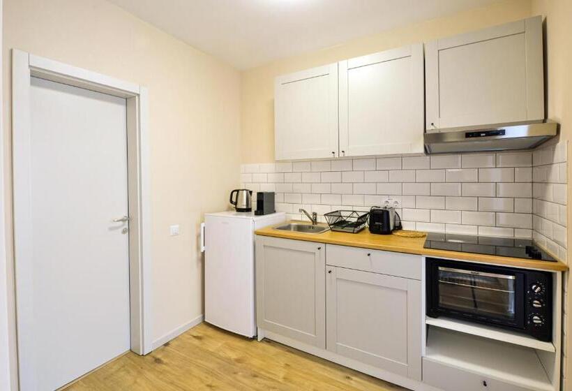 هتل Mandarin Premium Apartments