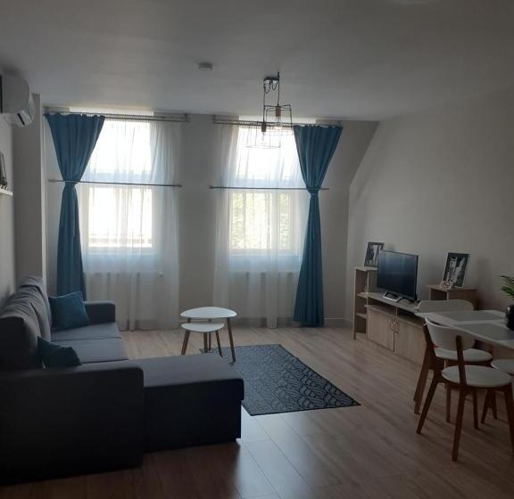 هتل Mandarin Premium Apartments