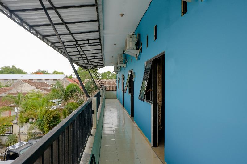 فندق Oyo 1784 Hj. Aniek Residence