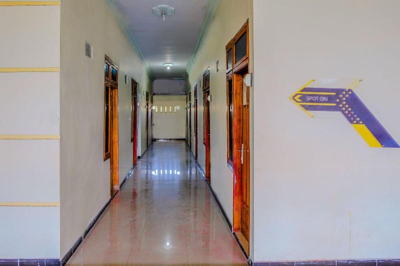 فندق Spot On 1759 Family Residence
