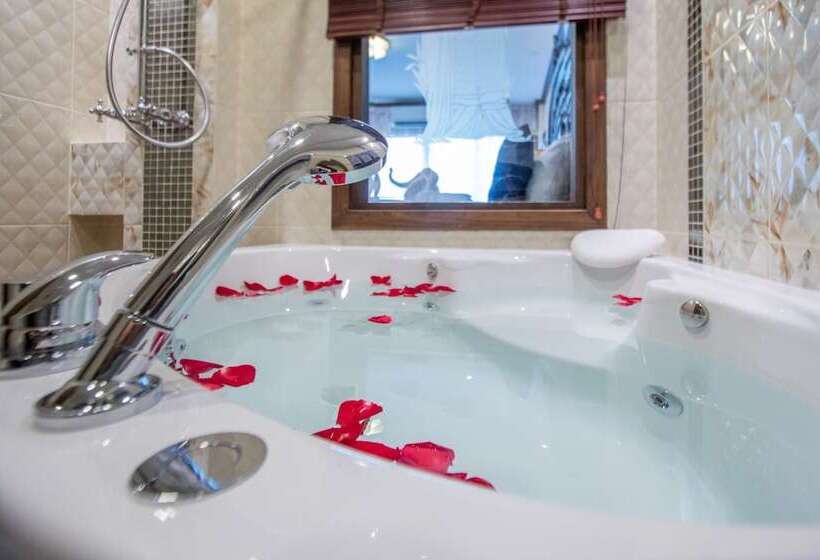 هتل Thanyawintra Boutique And Spa