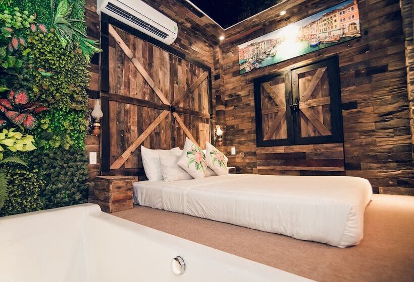 7s Hotel Koi Boutique