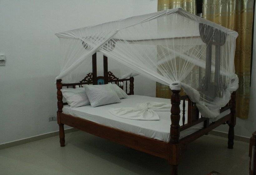 تختخواب و صبحانه Storm Sailor Villa