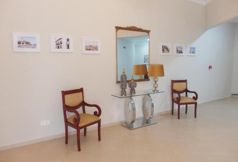 פנסיון Hostal Montemayor