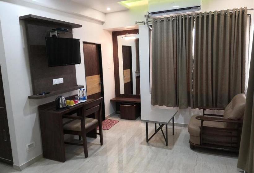 D Manor Service Apartment
