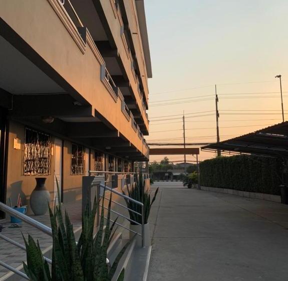 Capital O 75406 Hotel M Rojana