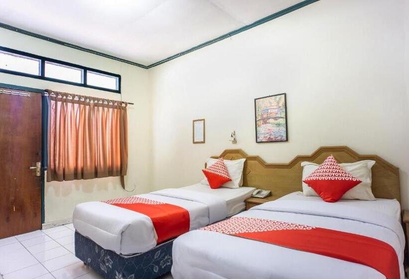 ホテル Oyo 1636 Wisma Kuta Karang