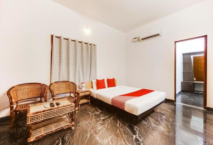 Отель Oyo 60246 Viji Bharathi Guest House