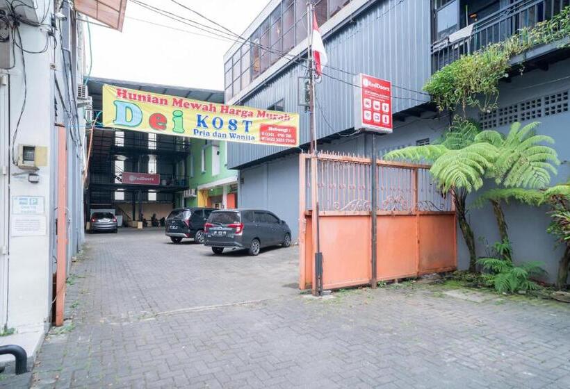 هتل Reddoorz Near Flyover Arjosari Malang