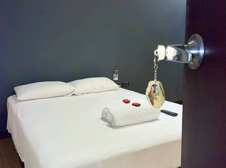 בית מלון כפרי Zugi Inn