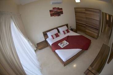 Pearl Hotel & Residence