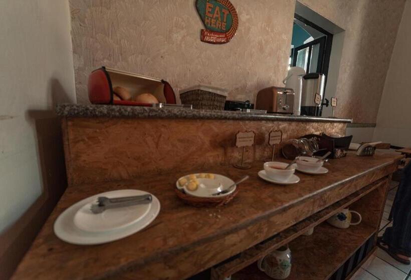 تختخواب و صبحانه Villa Bonita Hostel