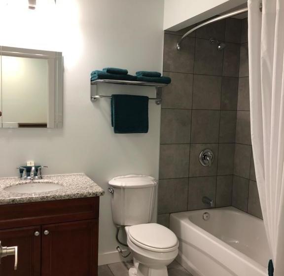 فندق Onoway Inn And Suites