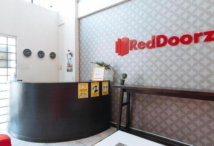 Hotel Reddoorz @ Km 50 Aguinaldo Highway Tagaytay