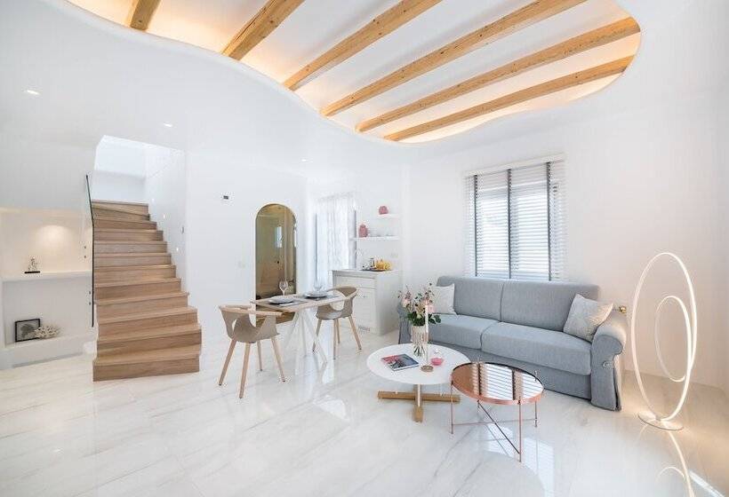 پانسیون Emfasis Villa