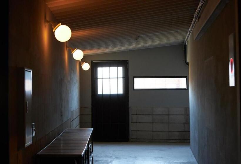 Hostel Mog