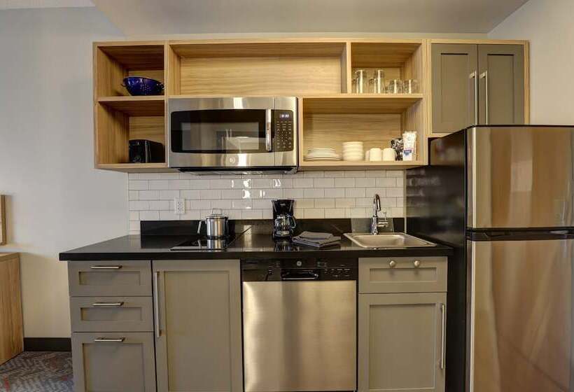 هتل Candlewood Suites   Kingston West, An Ihg